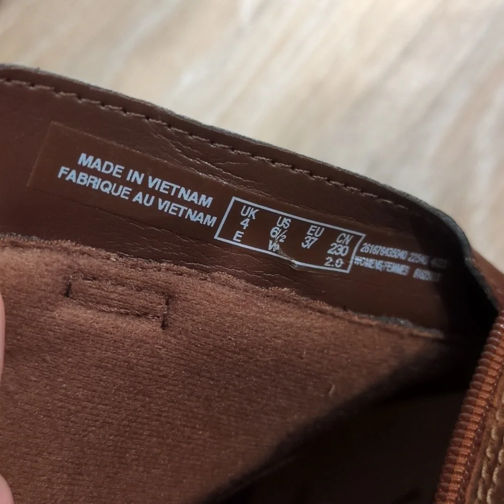 🤎NIB Clarks Women's Dark Brown Ankle Booties size 6.5 W - Picture 11 of 16